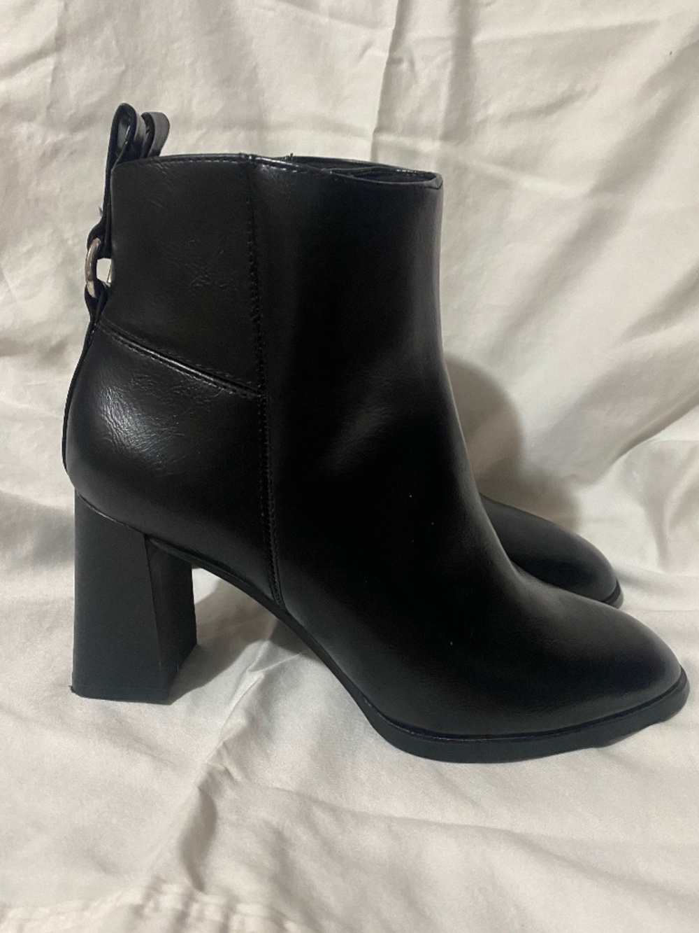LifeStride Black Ankle Booties – Worn Once –size 6